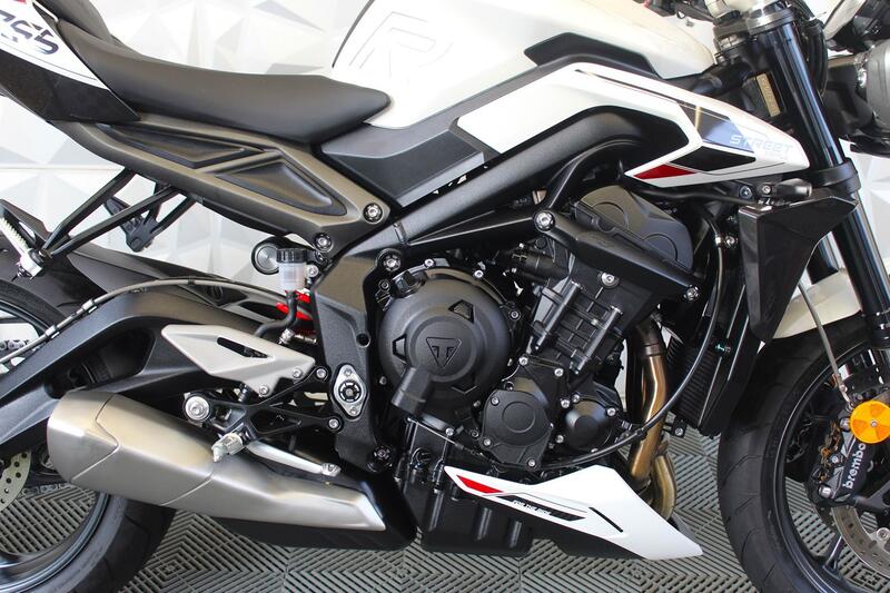 TRIUMPH STREET TRIPLE 765