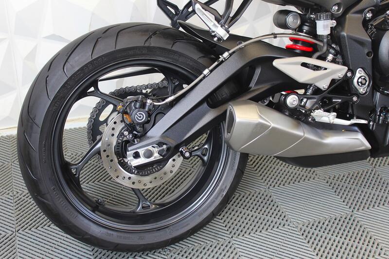 TRIUMPH STREET TRIPLE 765