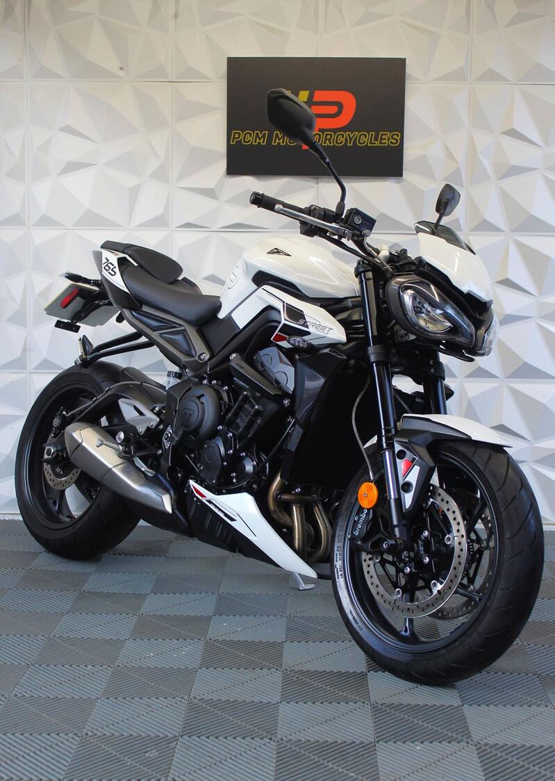 TRIUMPH STREET TRIPLE 765