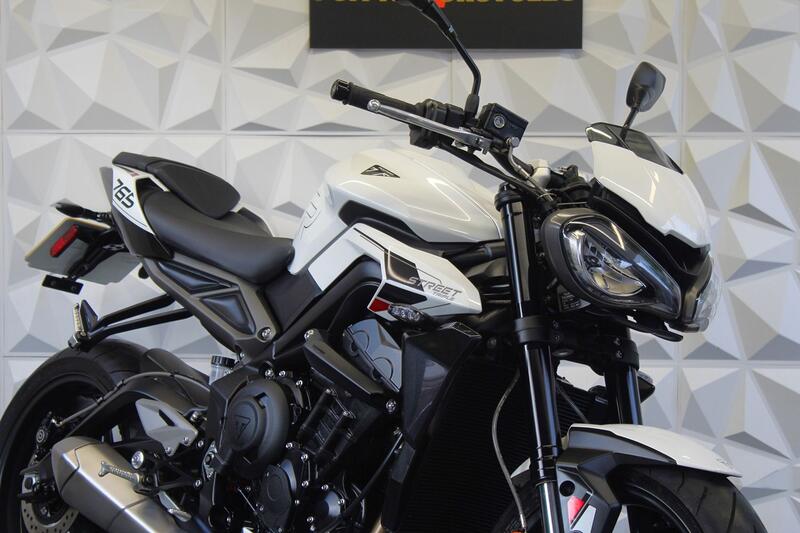 TRIUMPH STREET TRIPLE 765