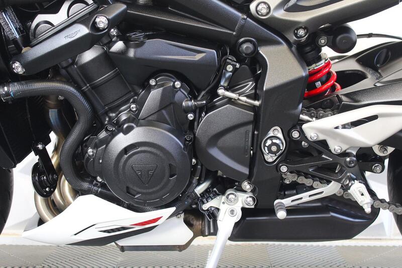 TRIUMPH STREET TRIPLE 765