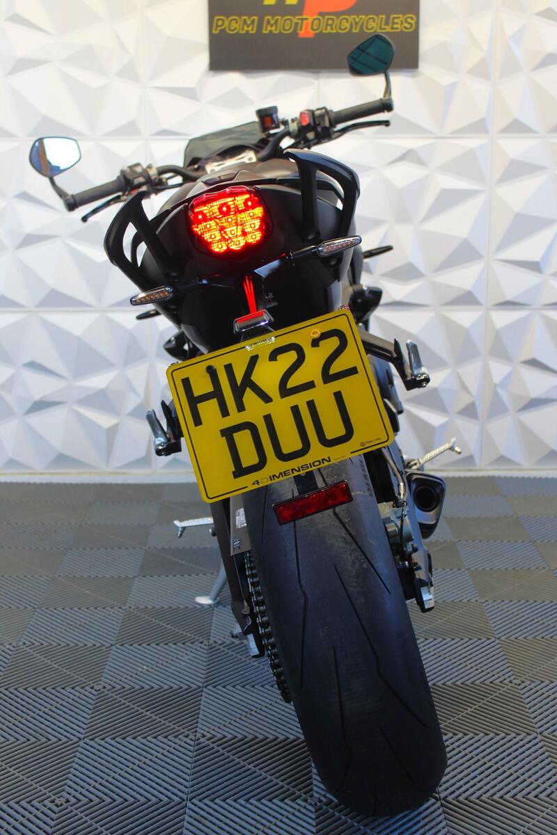 TRIUMPH STREET TRIPLE 765
