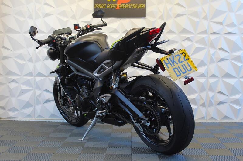 TRIUMPH STREET TRIPLE 765
