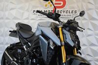 SUZUKI GSX-S1000