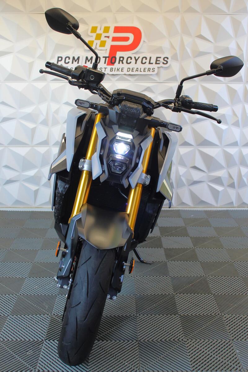 SUZUKI GSX-S1000