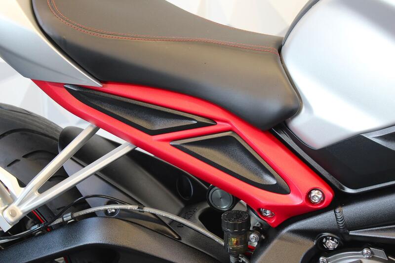 TRIUMPH STREET TRIPLE 765