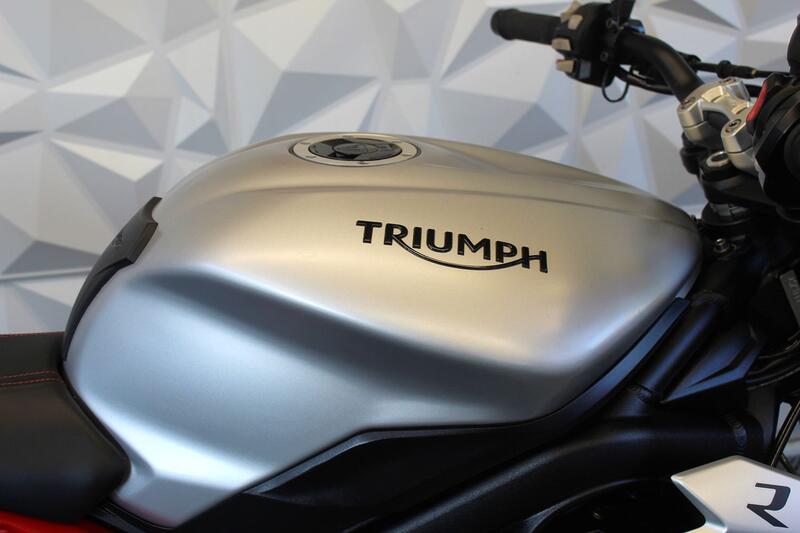 TRIUMPH STREET TRIPLE 765