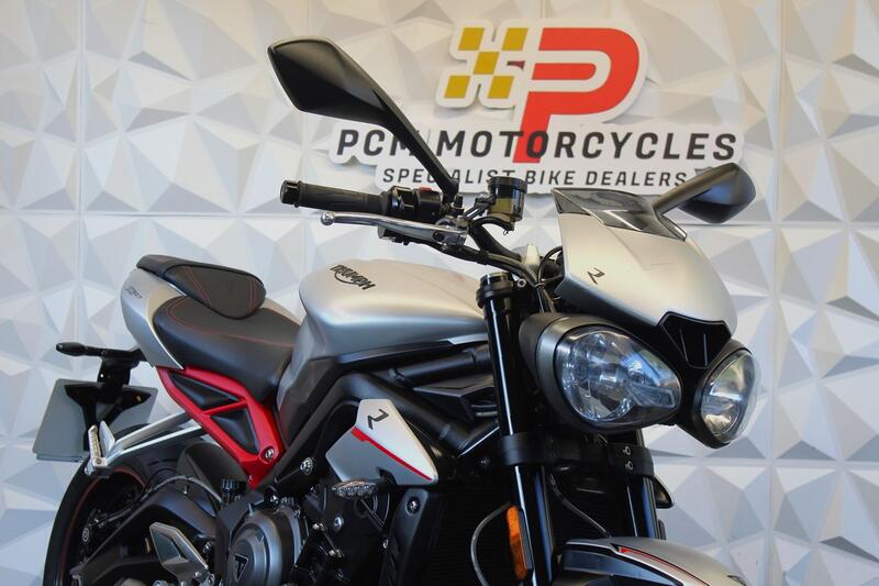 TRIUMPH STREET TRIPLE 765