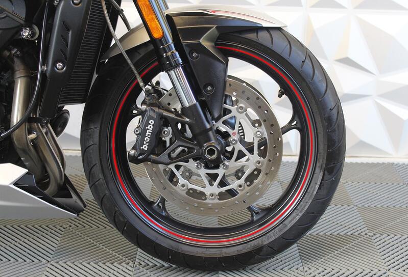 TRIUMPH STREET TRIPLE 765