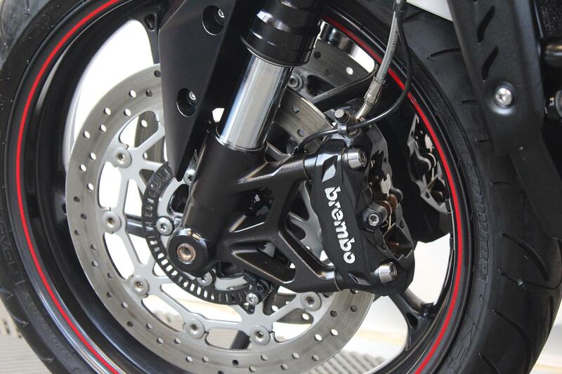 TRIUMPH STREET TRIPLE 765