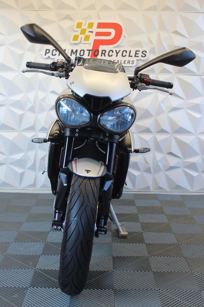 TRIUMPH STREET TRIPLE 765