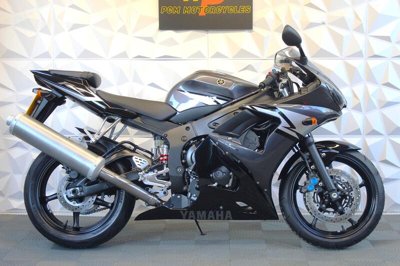 YAMAHA R6