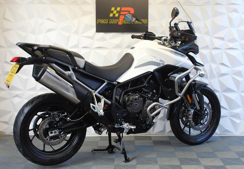 TRIUMPH TIGER 900