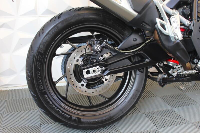 TRIUMPH TIGER 900