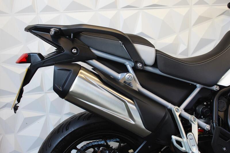 TRIUMPH TIGER 900