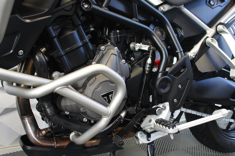 TRIUMPH TIGER 900